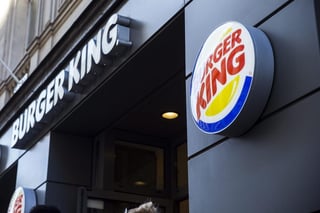 Burger King lanzó una iniciativa para entregar hamburguesas a los conductores de vehículos que se encuentran en el tráfico de la Ciudad de México. (ARCHIVO)
