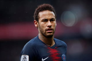 Tras perder la final de la Copa de Francia, Neymar discutió con un aficionado que se burlaba de él.