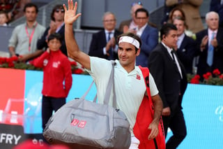 Roger Federer cayó 3-6, 7-6, 6-4 ante Dominic Thiem en los cuartos de final del Abierto de Madrid.