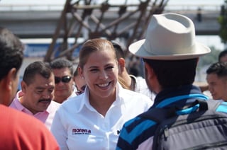 La candidata de Morena a la alcaldía, expresó su agradecimiento por la recepción que le dan los gomezpalatinos en cada sector que visita. (EL SIGLO DE TORREÓN)