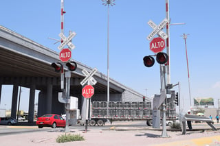 El Gobierno Federal aportará recursos para la instalación de semáforos en siete cruces ferroviarios del área urbana. (EL SIGLO DE TORREÓN)