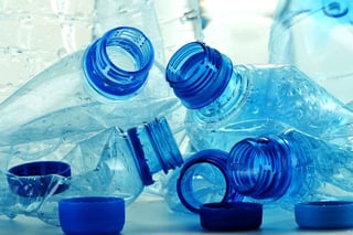 Acordaron mayores regulaciones legales y vinculantes para el uso de productos químicos peligrosos y residuos, como los desechos plásticos. (ARCHIVO)