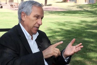 Enrique Cárdenas, candidato de la coalición PAN-PRD a la gubernatura de Puebla, se comprometió a construir 250 kilómetros de ciclovías. (ARCHIVO)