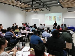 La Canirac delegación Laguna impartió un curso de capacitación para gerentes y dueños de restaurantes. (EL SIGLO DE TORREÓN)