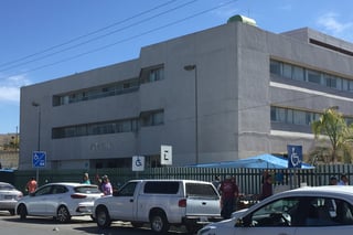 El lesionado fue trasladado de Peñón Blanco a la clínica 46 del IMSS en Gómez Palacio para que recibiera atención. (EL SIGLO DE TORREÓN)