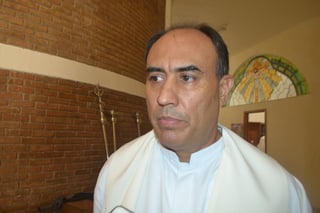 El administrador de la Diócesis de Gómez Palacio, Julio Carrillo Gaucín, informó que de forma previa un grupo de sacerdotes de la Diócesis se reunirán con monseñor para felicitarlo. (ARCHIVO)
