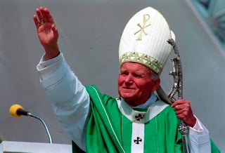 Se dice que Juan Pablo II fue un contrarreformista que buscó la restauración del clero y su regreso a la disciplina. (ARCHIVO)