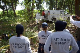Familiares de personas desparecidas continúan en búsqueda de restos en el municipio de Navolato, en el estado de Sinaloa.(ARCHIVO)