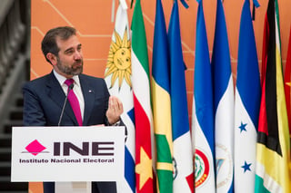 Lorenzo Córdova indicó que en la parte electoral México es un referente en América Latina. (ARCHIVO)
