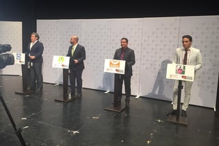 Con cuatro de los siete candidatos a presidente municipal, se efectuó ayer el debate organizado por el IEPC en Gómez Palacio. (EL SIGLO DE TORREÓN)