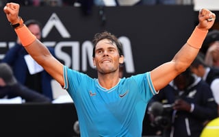 Rafael Nadal se coronó este domingo por novena vez en el torneo de Roma y conquistó su 34 título Masters 1.000, al triunfar por 6-0, 4-6 y 6-1 en una épica final contra el serbio Novak Djokovic, número 1 del mundo. (EFE)