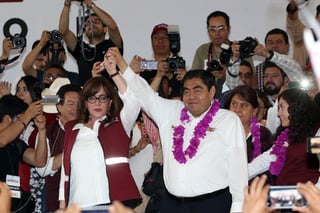 La dirigente nacional de Morena, Yeidckol Polevnsky, dijo no tener duda de que habrá sinergia entre el futuro gobierno de Puebla y empresarios locales. (ARCHIVO)