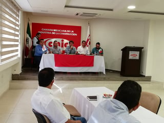 El Presidente de la CMIC en La Laguna dijo que a la región le urge castigar a quien tire basura. (ARCHIVO)
