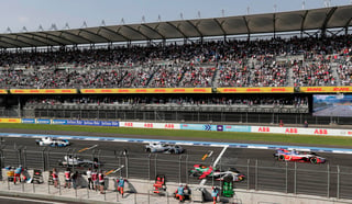 Pilotos nacionales expresaron su tristeza por la situación del Gran Premio de México. (ARCHIVO)