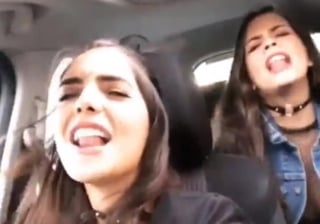 Paula Levy y Maria Levy comparten un video en el que aparecen cantando el tema 'Lo busqué', de Ana Bárbara. (ESPECIAL)
