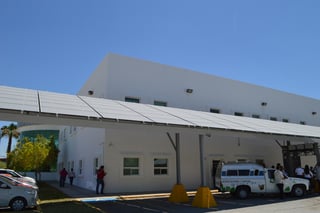 Juzgados de lo Familiar en Torreón ya cuentan con paneles solares para el suministro de electricidad. (ROBERTO ITURRIAGA)
