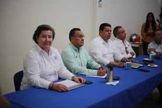 Acudió Raúl Villegas Morales, a quien solicitaron conocer más de sus propuestas al igual que la candidata de Gómez, Claudia Galán.