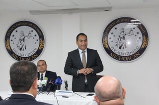 El fiscal general del estado, Adrián López Solís, aclaró que fue una emboscada y no un enfrentamiento, la registrada la tarde de ayer en  Uruapan, donde fallecieron 10 personas. (TWITTER)