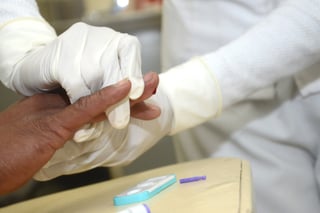 La secretaría de Salud informó que, durante los primeros 5 meses del año, suman 42 casos de VIH y uno de sida en Coahuila.