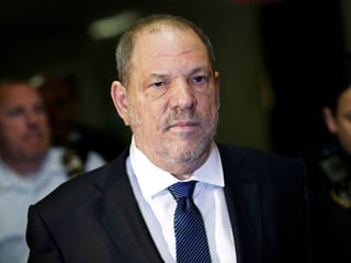 Acusado. Harvey Weinstein también enfrenta una demanda penal en Nueva York por los delitos de violación y abuso sexual.