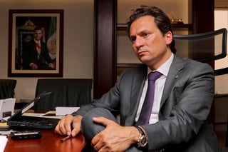 La Secretaría de Hacienda congeló las cuentas bancarias del exdirector de Pemex, Emilio Lozoya Austin. (ARCHIVO)