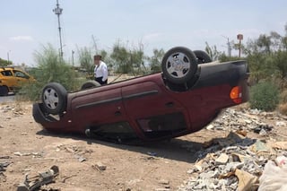 El accidente ocurrió en el cruce del bulevar Torreón 2000 y la calle Bromo, frente al fraccionamiento los Ciruelos. (EL SIGLO DE TORREÓN)