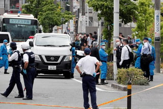 El autor de la agresión, identificado como Ryuichi Iwasaki, de 51 años, atacó a las colegialas con un cuchillo en cada mano cuando se disponían a subir al autobús escolar. (EFE)
