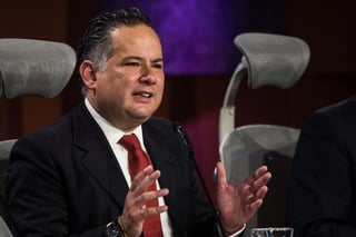 El titular de la Unidad de Inteligencia Financiera de la Secretaría de Hacienda, Santiago Nieto Castillo, señaló que en México no hay intocables, por muy grandes o muy fuertes que éstos pudieran parecer a lo largo de los meses. (ARCHIVO)