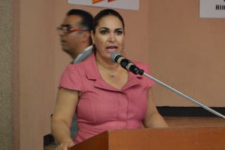 La titular de Servicios Educativos en la Laguna, Flor Rentería, afirmó que no hay retrasos en obras de infraestructura de escuelas. (ROBERTO ITURRIAGA)