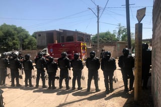 En medio de este escenario, el domingo pasado pobladores de La Huacana, Michoacán, desarmaron a 11 soldados que participaban en un operativo contra la delincuencia en la región. (ARCHIVO)
