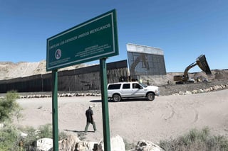 El fallo congela la transferencia de unos 1,000 millones de dólares del presupuesto del Pentágono para pagar la barrera en la frontera y limita la creación de partes del muro, pero no detiene su construcción. (ARCHIVO)
