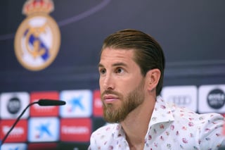 El capitán merengue Sergio Ramos habló durante una rueda de prensa en las instalaciones de la institución blanca para terminar con los rumores de una eventual salida rumbo al futbol chino. (ARCHIVO)