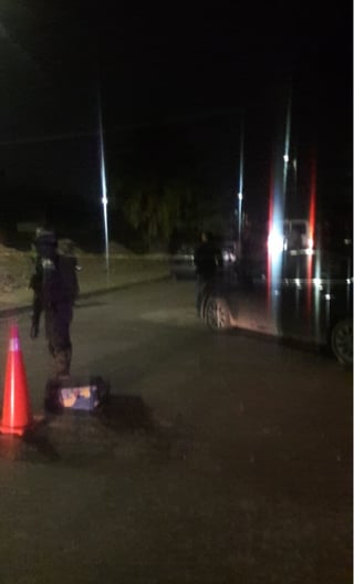 De un tiro en la cabeza asesinan a mujer en calles de la colonia División del Norte de Torreón.
