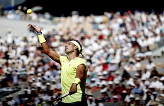 El español Rafael Nadal estará de manteles largos, pues este lunes celebrará sus 33 años de edad al encabezar la lista del torneo de Roland Garros con 273 puntos y lograr 90 victorias en la arcilla parisina. (EFE)