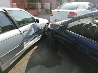 El accidente sucedió después de las nueve de la mañana en el cruce de la avenida Juárez y calle Comonfort. (EL SIGLO DE TORREÓN)

