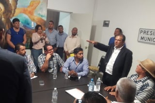 Aprueban nombramiento de nuevo tesorero municipal en Francisco I. Madero y le toman protesta en sesión de Cabildo. (EL SIGLO DE TORREÓN/CLAUDIA LANDEROS)
