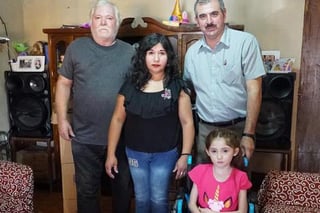 Sarahí, diagnosticada con la enfermedad conocida como 'huesos de cristal', recibió apoyo a través del DIF Coahuila.