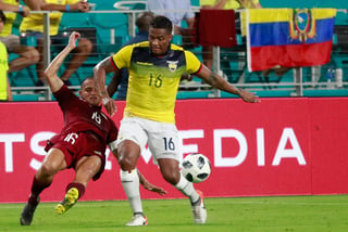 Los ecuatorianos tuvieron dos encuentros de preparación para la Copa América, teniendo como saldo un empate y una derrota. (AP)