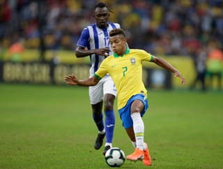 David Neres (7) durante el duelo en que la selección brasileña goleó 7-0 al combinado hondureño. (AP)