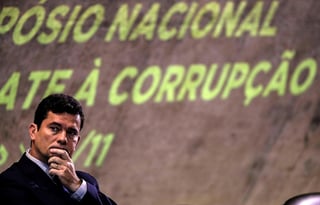 Una serie de reportajes ha puesto en entredicho la imparcialidad del juez que está en el corazón de la pesquisa anticorrupción que ha enviado a prisión a decenas de altos políticos y empresarios en Brasil y el extranjero.  (ARCHIVO)