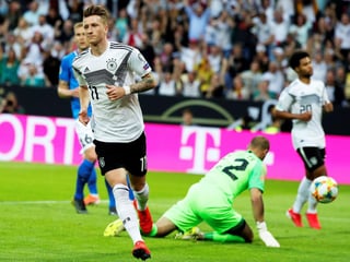Marco Reus (11) destacó con dos anotaciones en el duelo entre la selección alemana y Estonia. (EFE)
