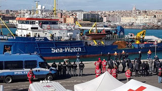 La organización Sea Watch dijo que 'Trípoli no es un puerto seguro; devolver forzosamente a personas salvadas en el mar a un país en guerra, para que las encarcelen y torturen, es un crimen'. (EFE)