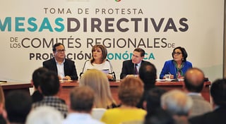 Toma gobernador protesta a los Comités Regionales de Promoción Económica del Estado de Durango.