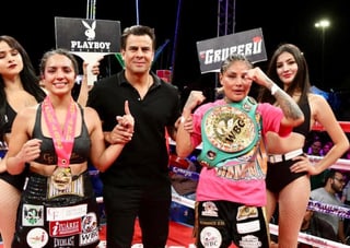 Mariana Juárez (d) derrotó por decisión unánime a Diana Fernández en Ciudad Juárez.