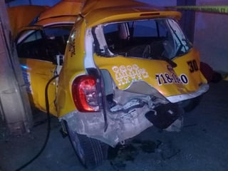 Un hombre perdió la vida y dos personas resultaron heridas, junto con dos agentes de Tránsito de Torreón. (EL SIGLO DE TORREÓN)