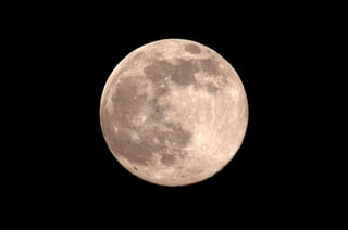 La NASA, que ahora bautizó su programa lunar como Artemisa, en recuerdo de la diosa de la caza, los bosques y hermana de Apolo, planifica enviar un hombre y una mujer a la Luna en 2024. (ARCHIVO)