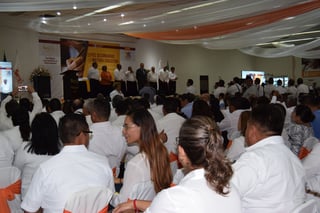 Alrededor de las 600 docentes de Coahuila, Durango y Chihuahua participaron en el Foro Regional sobre las Leyes Secundarias en Materia de Educación. (MARY VÁZQUEZ)