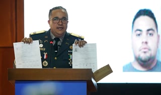 El general Ney Aldrin Bautista, director de la policía nacional dominicana, en conferencia de prensa para dar detalles de la investigación contra el ataque a David Ortiz. (AP)