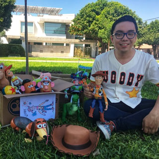 Fanático. Desde 1995, año en que salió la primera entrega de la cinta animada, Juan Hernández se ha dedicado a coleccionar todos los juguetes que aparecen en pantalla. (EL SIGLO DE TORREÓN)