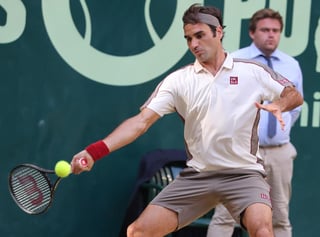 Roger Federer tuvo algunos problemas para superar 6-3, 4-6, 6-4 al español Roberto Bautista Agut en los cuartos de final.